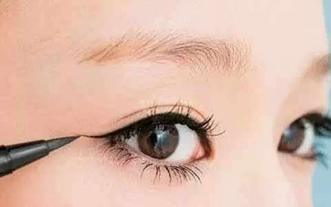眼线的画法有几种？怎么画眼线呢？