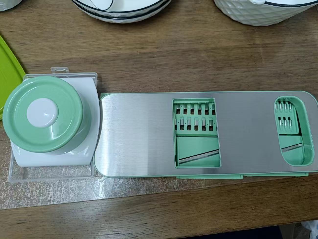厨房多功能擦丝器，让爱吃土豆丝人狂喜的一款神器！直接实现土豆丝自由！
