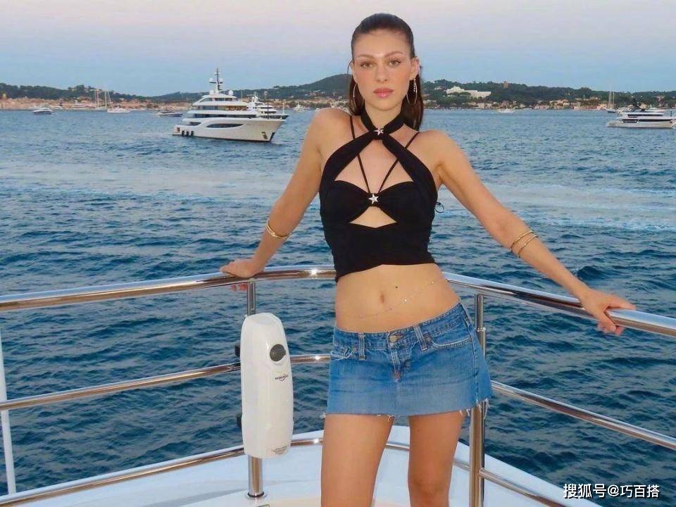 大布和妻子家族成员开启游艇度假模式!完全和父母切断联系,真狠