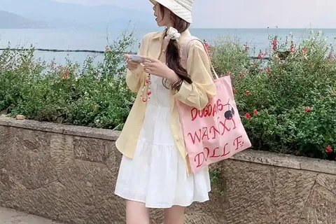 白色的时尚感被低估了！夏天这样穿很时髦、高级