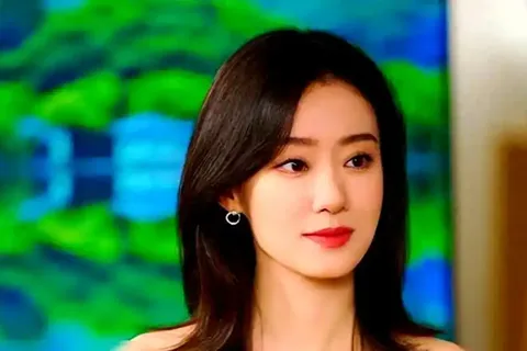 从时尚搭配到个人风格：平凡女生的穿衣哲学
