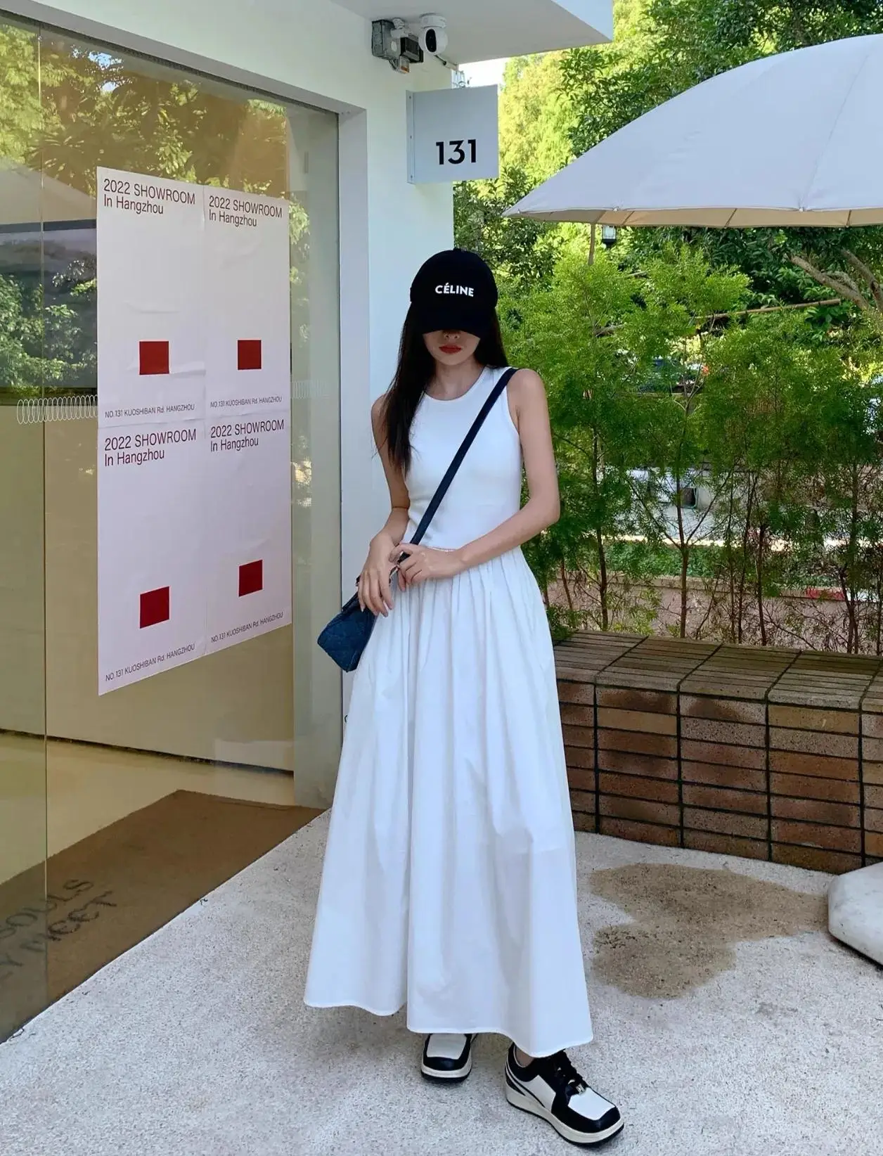夏天“白色长裙”太火了，减龄又很高级，穿出门美极了！