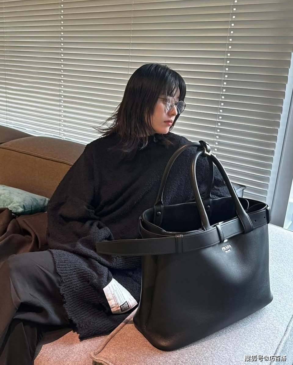 早秋跟着韩孝周学穿搭准没错！把毛衣当常服，气质温柔又适合借鉴
