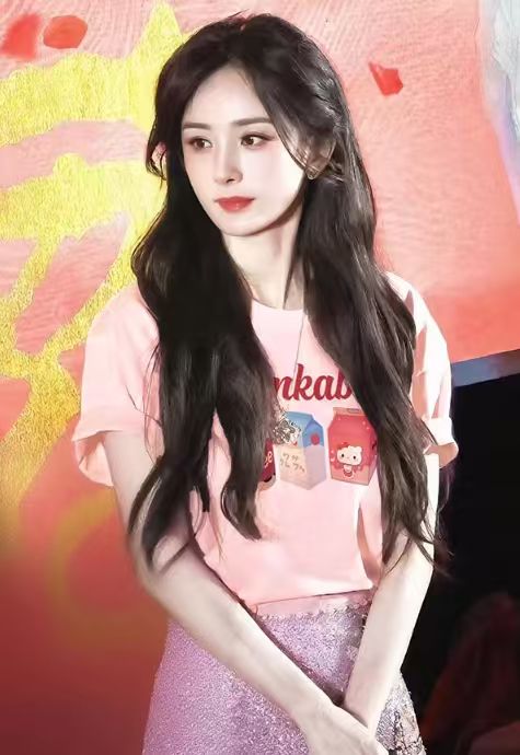 杨幂的衣品是公认的好，学会杨幂的穿搭，时髦洋气又高级！