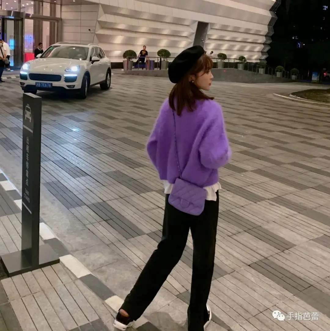 充满艺术感的毛衣百看不厌，怎么搭都好看