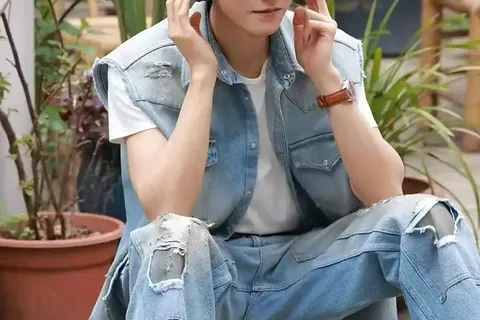 教你低门槛复制宋威龙张凌赫的“牛仔氛围感”穿搭秘诀！