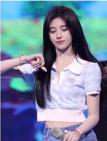 小个子的女生想跟着明星学穿搭就选鞠婧祎，甜美时尚！