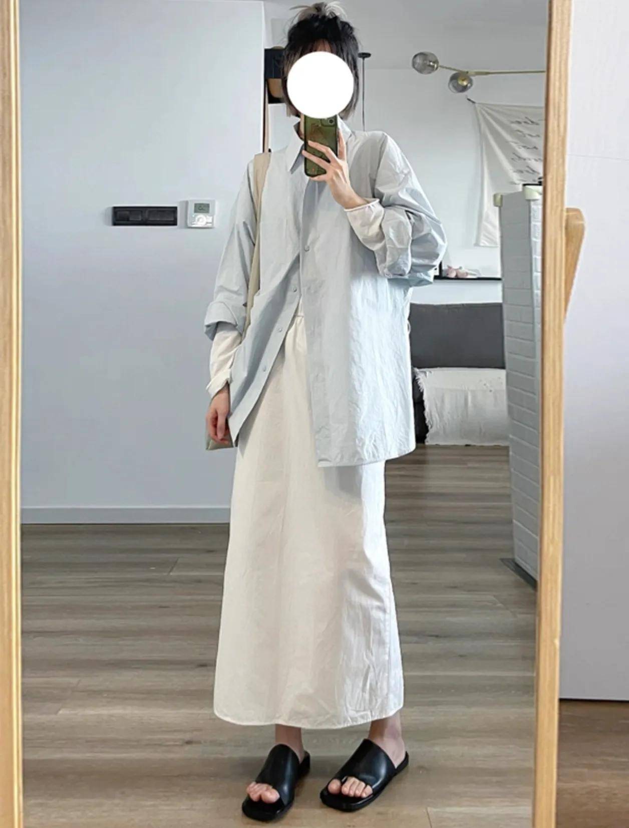 成熟女性都爱穿“衬衫+长裙”,简约高级,很显气质