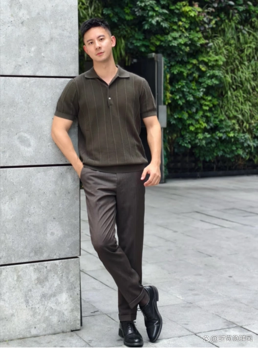 到上海才发现：不兴白T恤了！满街男人都在穿“老钱衫”，真高级