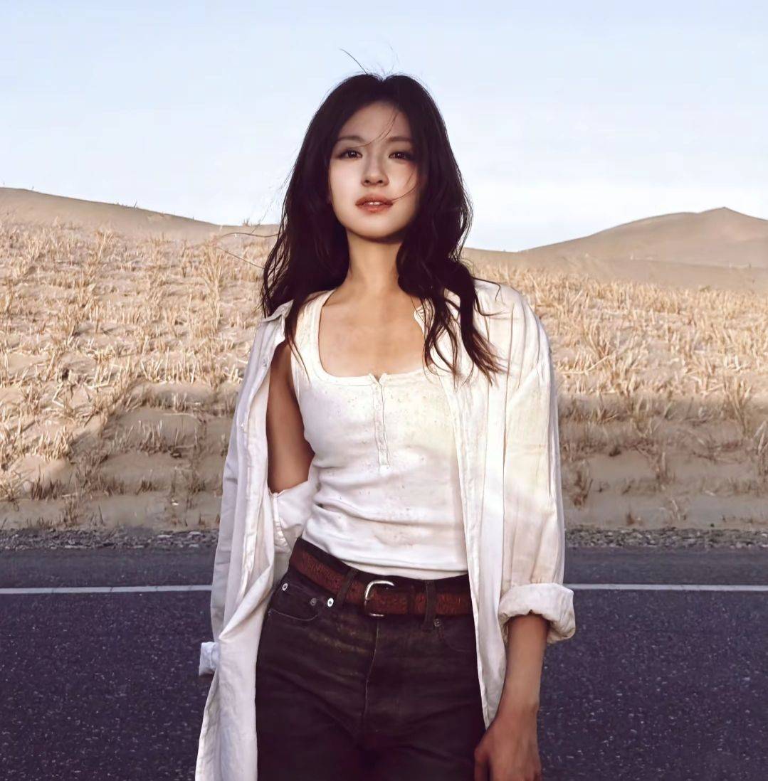 大气又舒服，李兰迪的一组美照令人惊艳