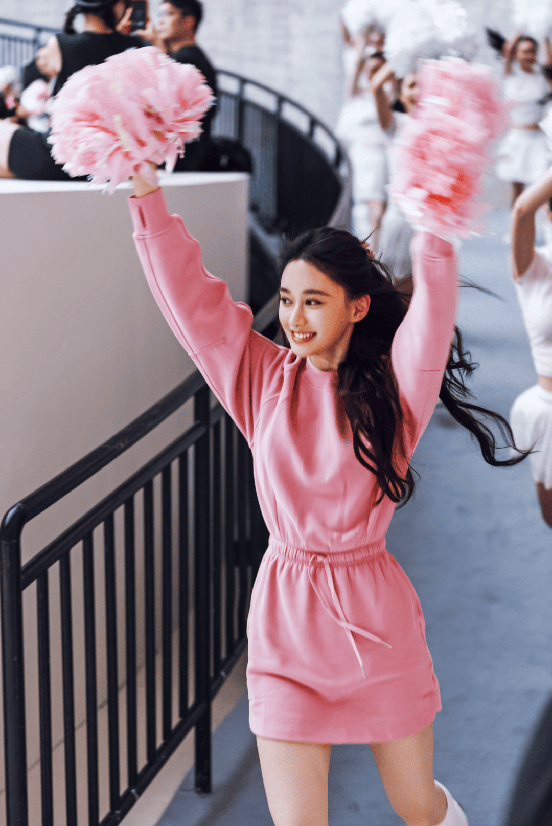 Jennie、宋慧乔，入秋女神都爱运动装！