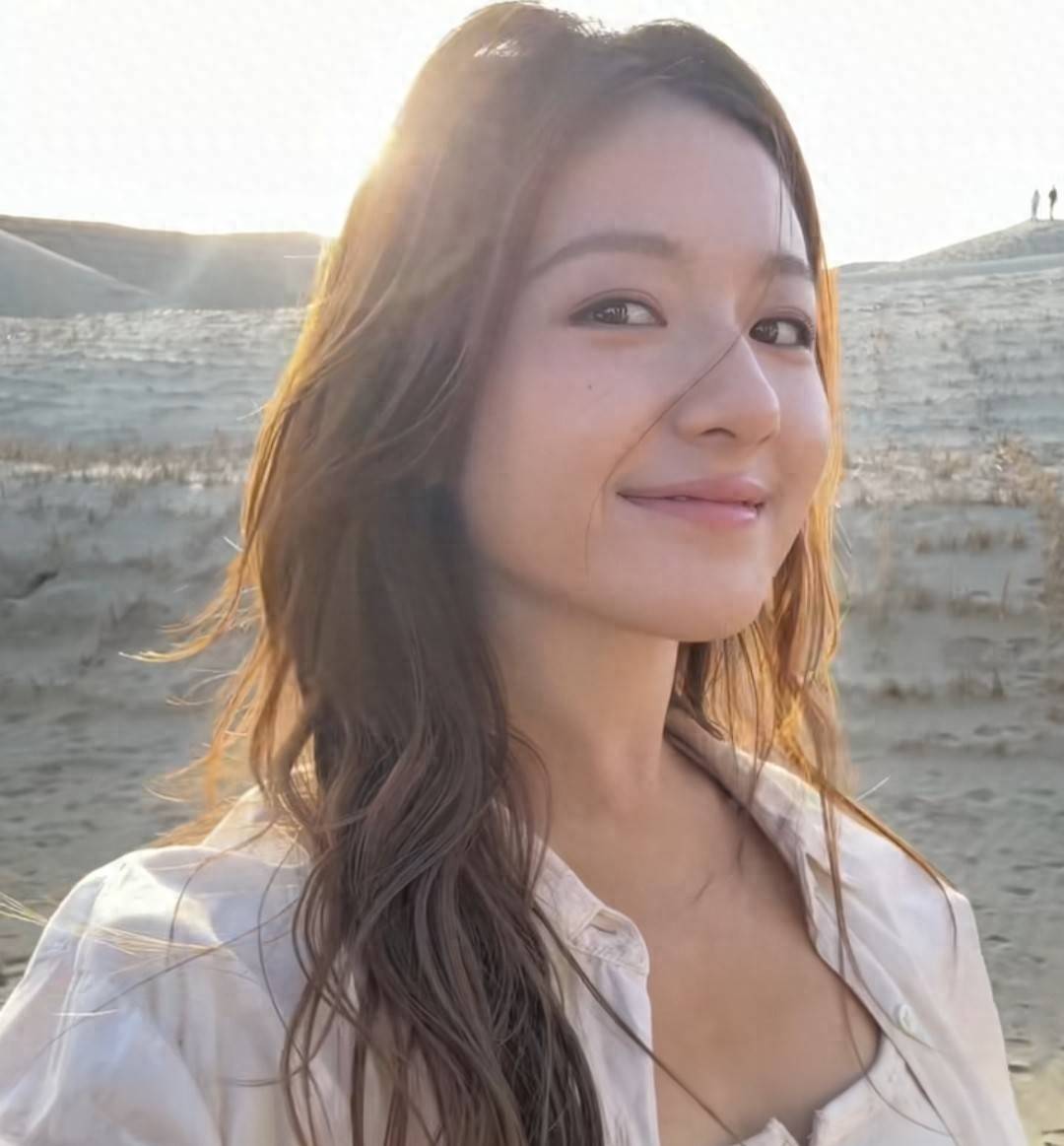 大气又舒服，李兰迪的一组美照令人惊艳