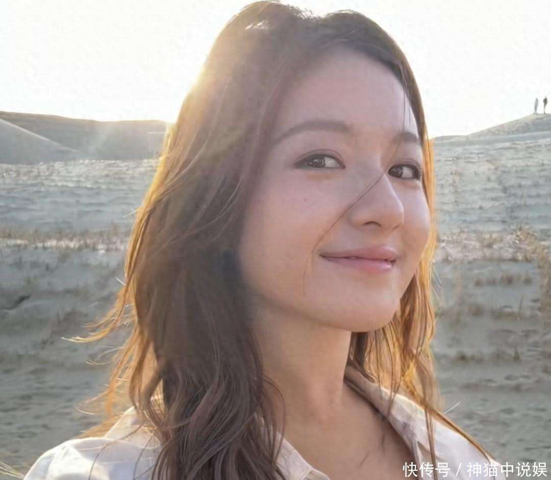 大气又舒服，李兰迪的一组美照令人惊艳