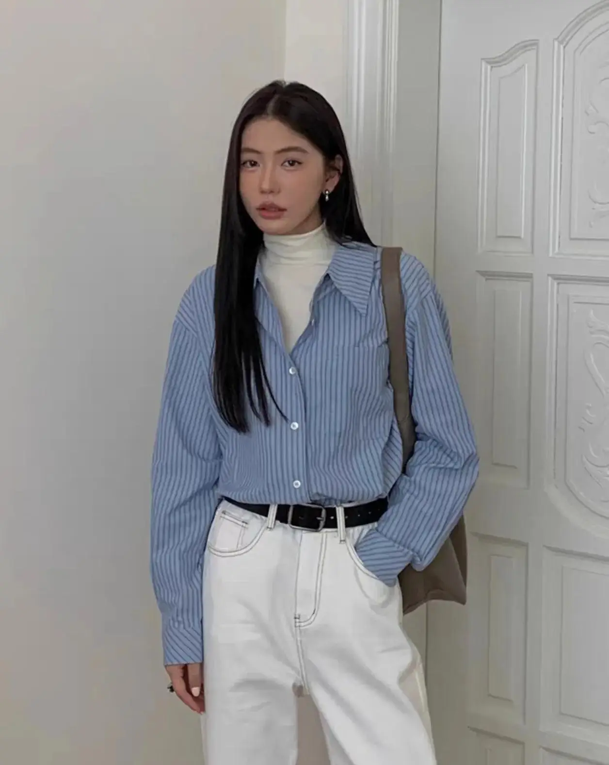 “衬衫+牛仔裤”是早秋的顶流吧！松弛又高级，有大女主气质