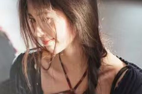 小个子的女生想跟着明星学穿搭就选鞠婧祎，甜美时尚！