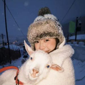 爱化妆的小华的头像